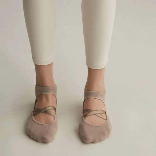 LUCKY HONEY Socks < Barre + Pilates + Yoga Grip Socks – SIMPLYWORKOUT